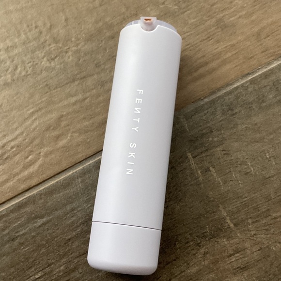 Fenty Beauty Tinted Moisturizer Mineral Sunscreen - Picture 1 of 3